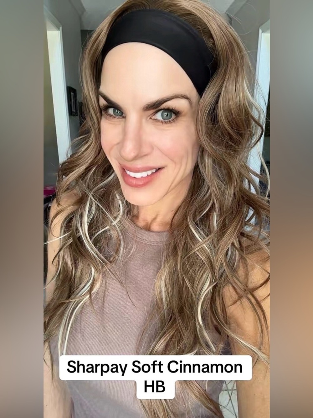 Sharpay Headband Wig in soft cinnamon - Comfortable Everyday Style